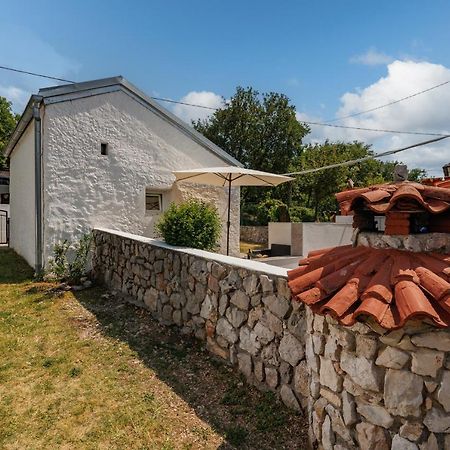 Charming Studio With Hot Tube, Terrace, Barbecue And Garden Kraljevica Exterior foto
