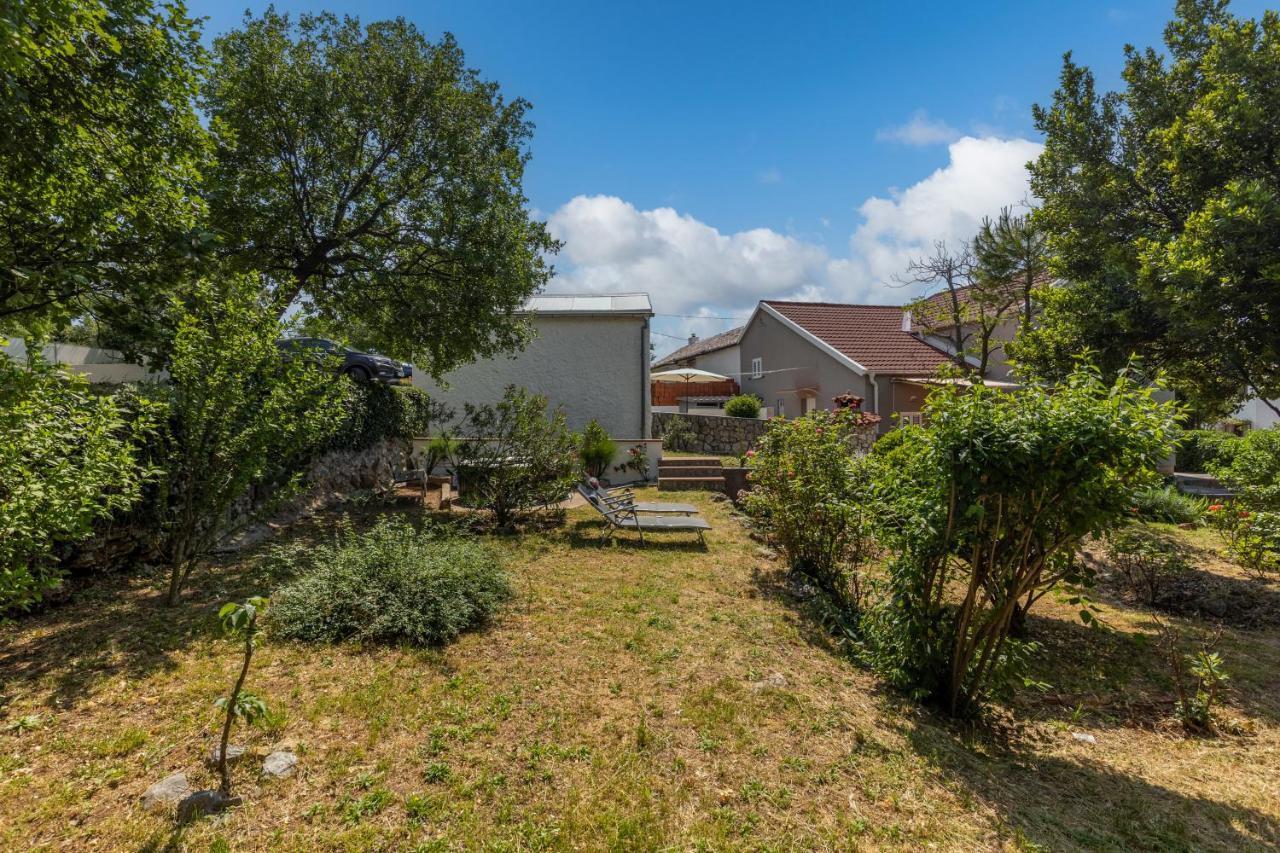 Charming Studio With Hot Tube, Terrace, Barbecue And Garden Kraljevica Exterior foto