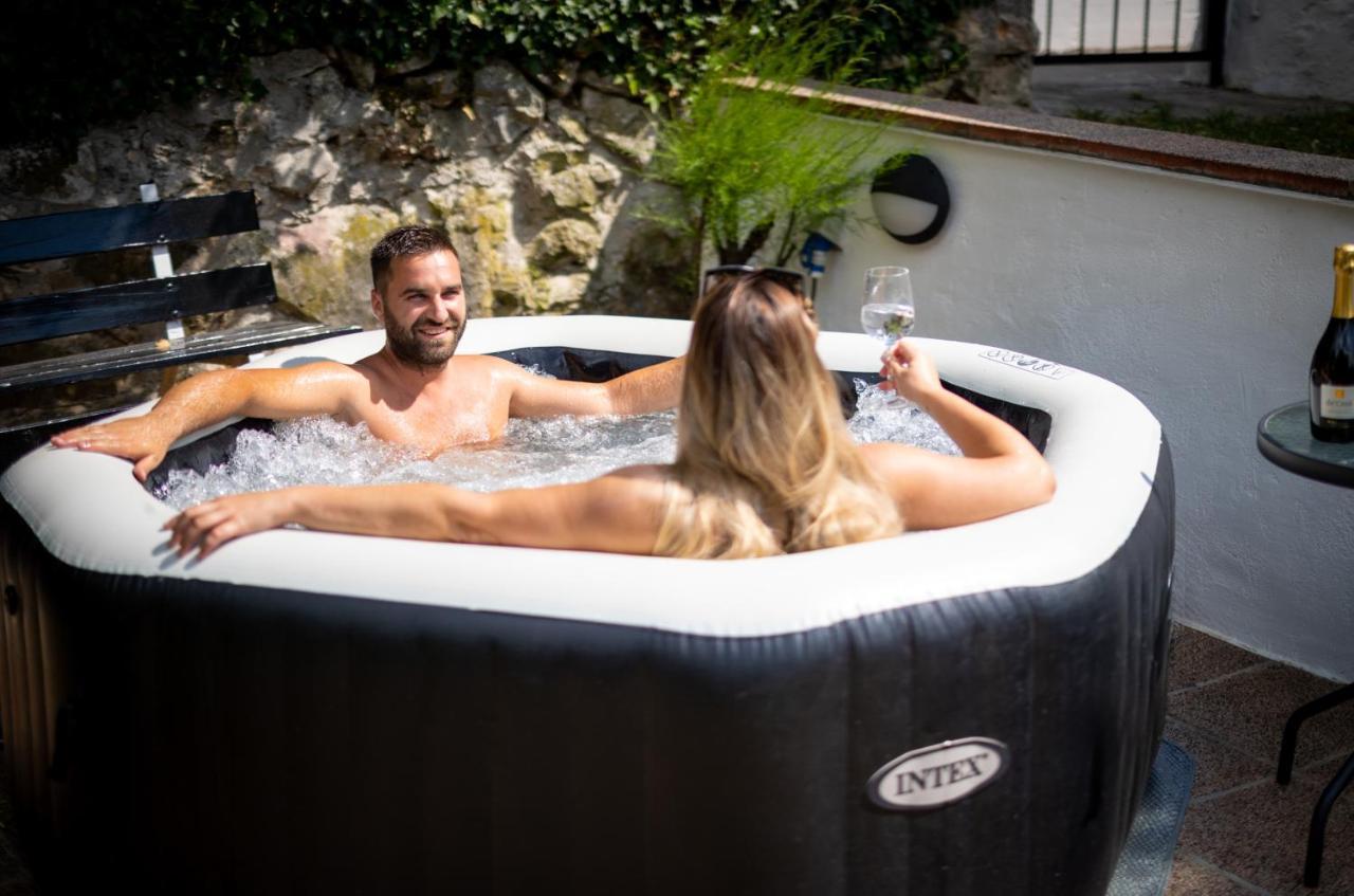 Charming Studio With Hot Tube, Terrace, Barbecue And Garden Kraljevica Exterior foto